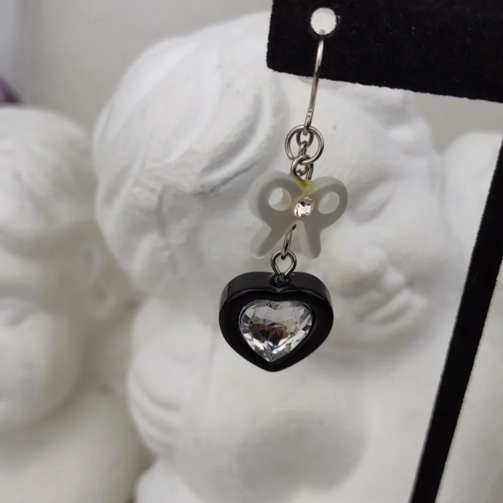 🌻3 For $15 Black & Crystal Heart Bow Drop Earrings